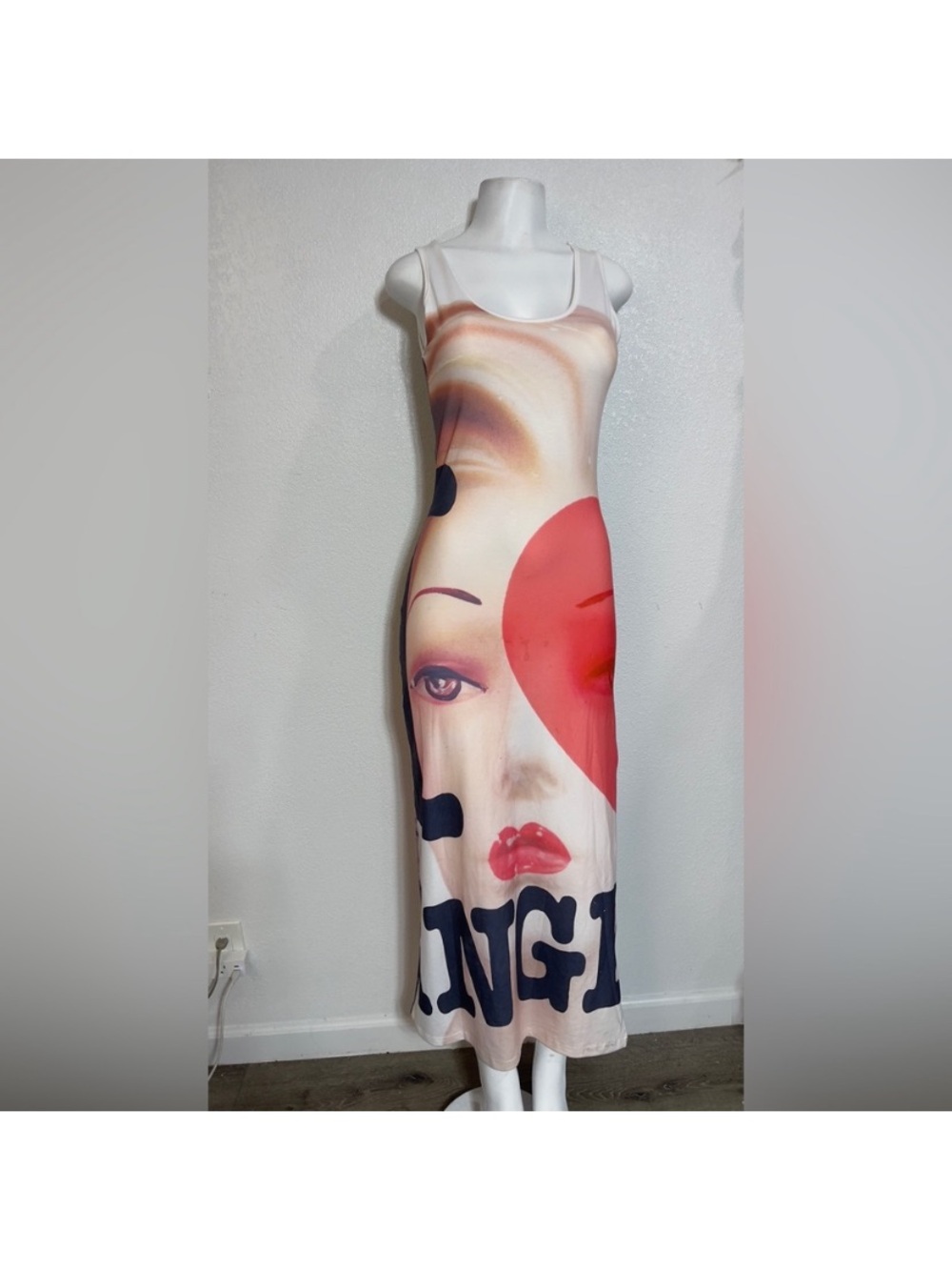 Graphic Portrait Scoop-Neck Maxi Dress in Cream and Red - Picture 1 of 8